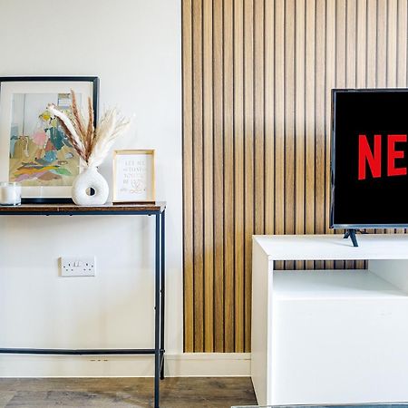 City Centre Emerald Escape - Sleeps-6, 2Beds & 2Baths , Netflix , Free Internet เบอร์มิงแฮม ภายนอก รูปภาพ