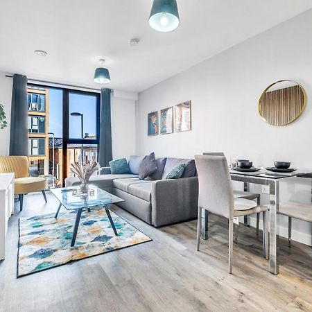 City Centre Emerald Escape - Sleeps-6, 2Beds & 2Baths , Netflix , Free Internet เบอร์มิงแฮม ภายนอก รูปภาพ