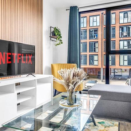 City Centre Emerald Escape - Sleeps-6, 2Beds & 2Baths , Netflix , Free Internet เบอร์มิงแฮม ภายนอก รูปภาพ